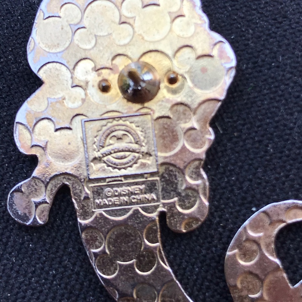 Ariel and Ursula Pin Set - Picture 9 of 9
